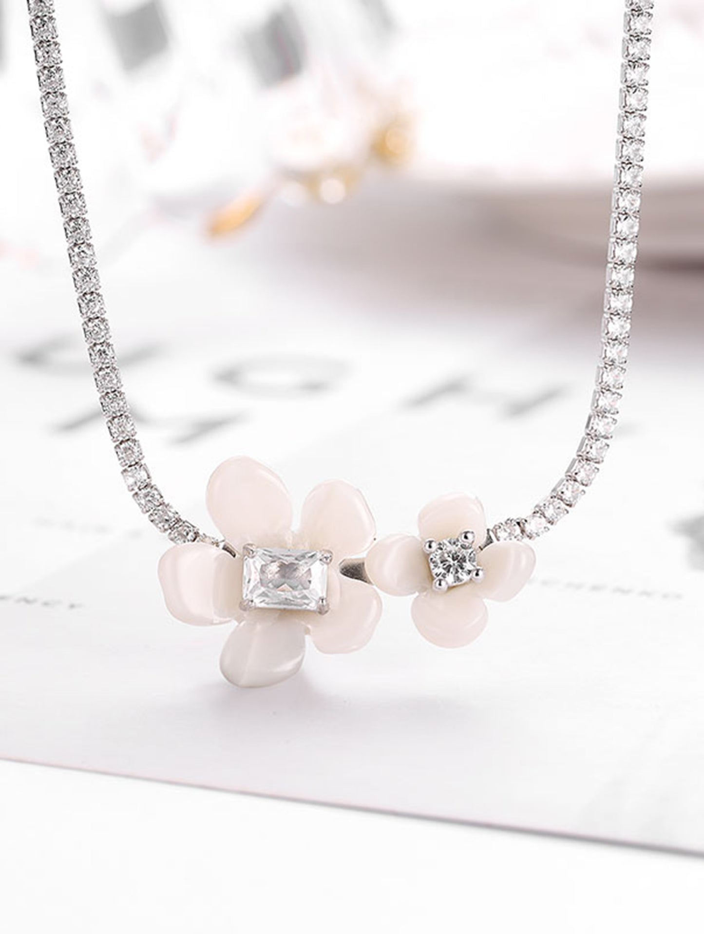 Siyajewelly Elegant White Floral Crystal Necklace – Silver Tone Sparkling Flower Necklace for Women
